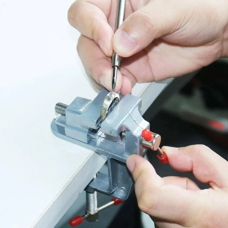 مقعد صغير ملزمة طاولة المشبك ا - مراجعة Diy Electronics Bench وسعره