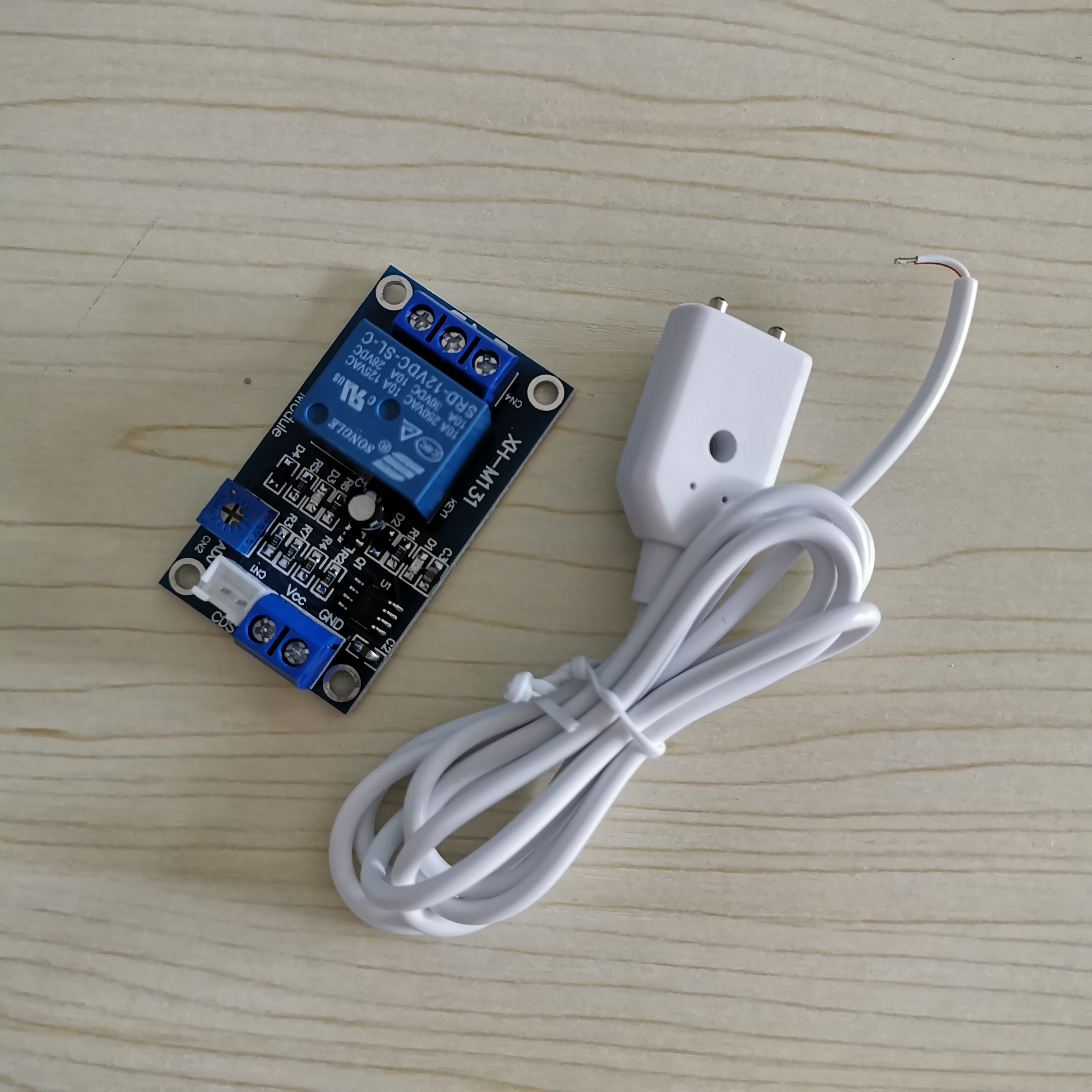 كاشف المياه 5 فولت 12 فولت ، و - مراجعة Relay Module 5V وسعره